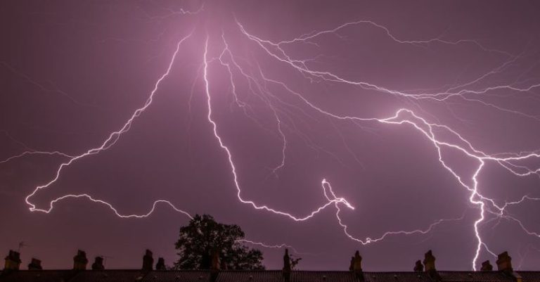 Static Electricity - Lighting Strike