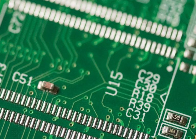 RAM Overclocking - green circuit board