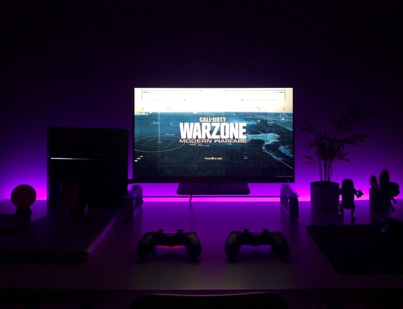 Reduce Lag Gaming - a computer screen with a video game on it