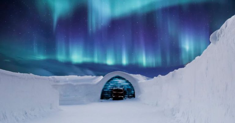 PC Freezing - Aurora Borealis